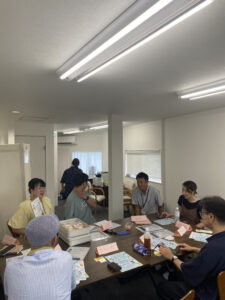 つながり カフェ 第17回 月 24日●場所 まちかど農園POSTo3Fフリースペース 水 時間14：00～15：30 6 どなたでも つながりカフェとは どんなことでも エリアや所属を超えて、立場 関係なくどなたでもご自由に ご参加ください♪当日の飛び 込み参加も大歓迎です！ テーマは決まっていません！ 最近考えていることや話した い聞いてみたいどんなことで もお話しください！聞き役だ けでもOKです♪ 　TaCoLAB（タカラコラボラボ） お申し込みはこちらから☞ 　TaCoLA　B（宝塚市協働のまちづくり推進会議） タカラコラボラボ お問い合わせ　宝塚市役所 市民協働推進課　0797-77-2051 カフェのようなゆったりとし た雰囲気でお菓子やお茶など を持ち寄って交流する場で す！ いろんな人と つながっちゃおう！　 第18回7 月24日●金 時間 場所まちのつどいば ここぉる 自由な雰囲気で皆 さんと交流できて 楽しかったです！ 実際につながりたい 人とつながることが できて嬉しかったで す♪ 他の人の活動内 容を聞けて新し い気付きになり ました！ 色々な活動をされ ている方たちに出 会えました♪ 参加費無料！ お子様連れ 大歓迎！ 住所：宝塚市野上1丁目1-8 14：00～15：30 住所：宝塚市鶴の荘19-15