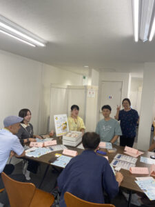 つながり カフェ 第17回 月 24日●場所 まちかど農園POSTo3Fフリースペース 水 時間14：00～15：30 6 どなたでも つながりカフェとは どんなことでも エリアや所属を超えて、立場 関係なくどなたでもご自由に ご参加ください♪当日の飛び 込み参加も大歓迎です！ テーマは決まっていません！ 最近考えていることや話した い聞いてみたいどんなことで もお話しください！聞き役だ けでもOKです♪ 　TaCoLAB（タカラコラボラボ） お申し込みはこちらから☞ 　TaCoLA　B（宝塚市協働のまちづくり推進会議） タカラコラボラボ お問い合わせ　宝塚市役所 市民協働推進課　0797-77-2051 カフェのようなゆったりとし た雰囲気でお菓子やお茶など を持ち寄って交流する場で す！ いろんな人と つながっちゃおう！　 第18回7 月24日●金 時間 場所まちのつどいば ここぉる 自由な雰囲気で皆 さんと交流できて 楽しかったです！ 実際につながりたい 人とつながることが できて嬉しかったで す♪ 他の人の活動内 容を聞けて新し い気付きになり ました！ 色々な活動をされ ている方たちに出 会えました♪ 参加費無料！ お子様連れ 大歓迎！ 住所：宝塚市野上1丁目1-8 14：00～15：30 住所：宝塚市鶴の荘19-15